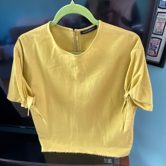 Peggy Hartanto Tops - Peggy Hartanto size 4 yellow blouse tie short sleeve